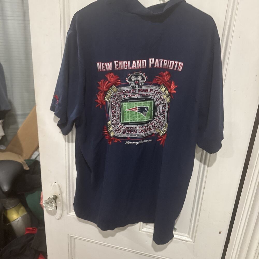 Tommy Bahama New England Patriots Stadium Camp Shirt Men’s XL Button Up Blue - Picture 8 of 10